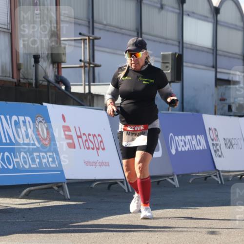 03.10.2025 - Köhlbrandbrückenlauf Luisa Fischer http://msf.ph/oto/9042021 03.10.2025 13:35:49 Ziel 5680, 6079, 6292, 6396, 6508 meine-sportfotos.de
