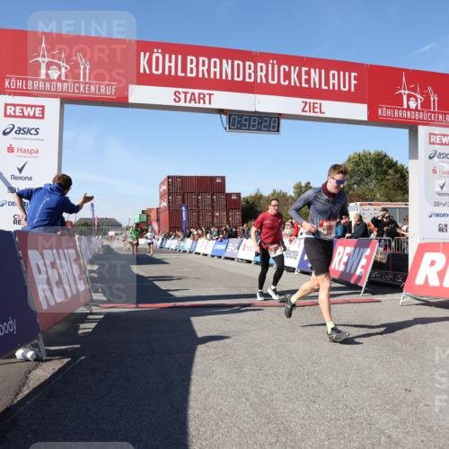 03.10.2025 - Köhlbrandbrückenlauf Lena Gebhardt http://msf.ph/oto/9042022 03.10.2025 12:58:29 Ziel 4083, 4084, 4241, 5706, 5775, 6617, 6732, 6741 meine-sportfotos.de