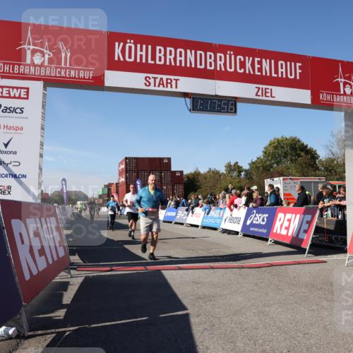 03.10.2025 - Köhlbrandbrückenlauf Lena Gebhardt http://msf.ph/oto/9042030 03.10.2025 13:17:57 Ziel 4333, 4366, 4682, 4829, 5129, 5168, 5685, 5731, 5732, 5917, 6153, 6435, 6485 meine-sportfotos.de