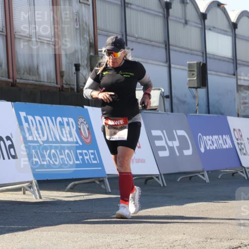 03.10.2025 - Köhlbrandbrückenlauf Luisa Fischer http://msf.ph/oto/9042032 03.10.2025 13:35:50 Ziel 5680, 6079, 6292, 6396, 6508 meine-sportfotos.de