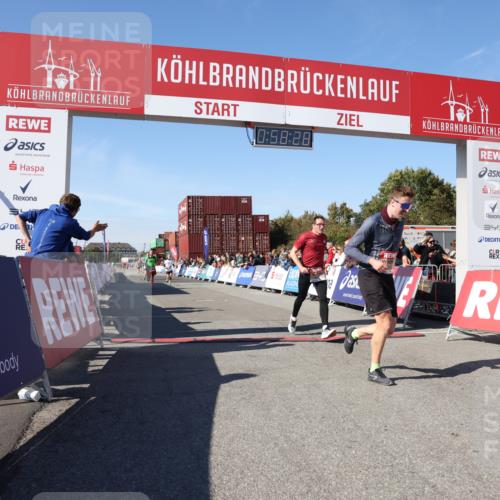 03.10.2025 - Köhlbrandbrückenlauf Lena Gebhardt http://msf.ph/oto/9042033 03.10.2025 12:58:29 Ziel 4083, 4084, 4241, 5706, 5775, 6617, 6732, 6741 meine-sportfotos.de
