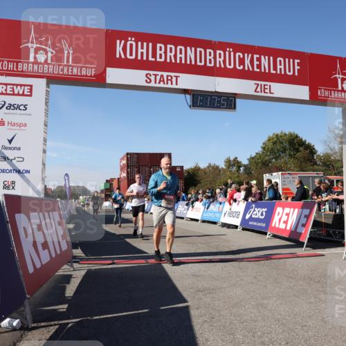 03.10.2025 - Köhlbrandbrückenlauf Lena Gebhardt http://msf.ph/oto/9042042 03.10.2025 13:17:57 Ziel 4333, 4366, 4682, 4829, 5129, 5168, 5685, 5731, 5732, 5917, 6153, 6435, 6485 meine-sportfotos.de