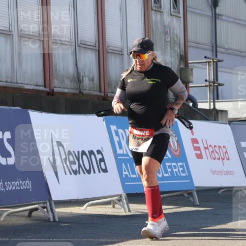 03.10.2025 - Köhlbrandbrückenlauf Luisa Fischer http://msf.ph/oto/9042043 03.10.2025 13:35:50 Ziel 5680, 6079, 6292, 6396, 6508 meine-sportfotos.de
