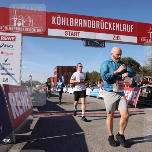 03.10.2025 - Köhlbrandbrückenlauf Lena Gebhardt http://msf.ph/oto/9042074 03.10.2025 13:17:59 Ziel 4333, 4366, 4682, 4829, 4950, 5129, 6153, 6435, 6633, 6634 meine-sportfotos.de