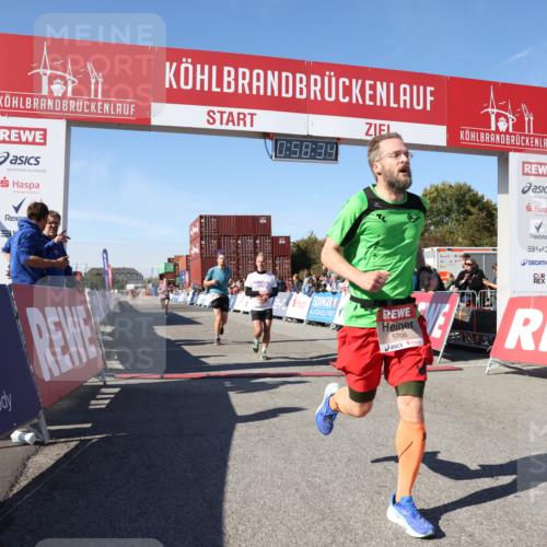 03.10.2025 - Köhlbrandbrückenlauf Lena Gebhardt http://msf.ph/oto/9042090 03.10.2025 12:58:34 Ziel 4084, 4148, 4241, 5706, 5775, 6617, 6741 meine-sportfotos.de