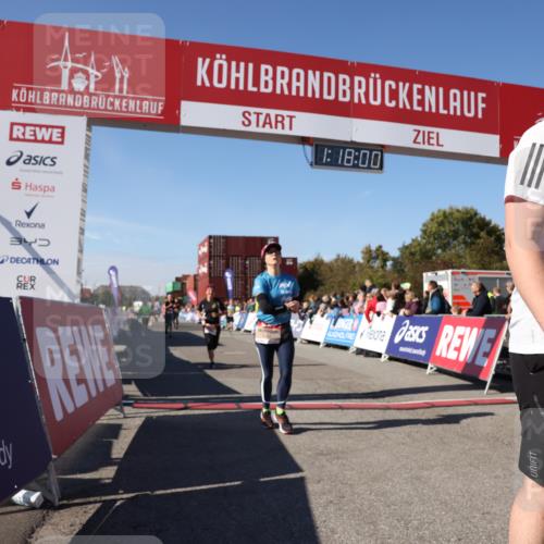 03.10.2025 - Köhlbrandbrückenlauf Lena Gebhardt http://msf.ph/oto/9042105 03.10.2025 13:18:00 Ziel 4333, 4366, 4620, 4682, 4950, 5129, 6153, 6326, 6435, 6633, 6634 meine-sportfotos.de