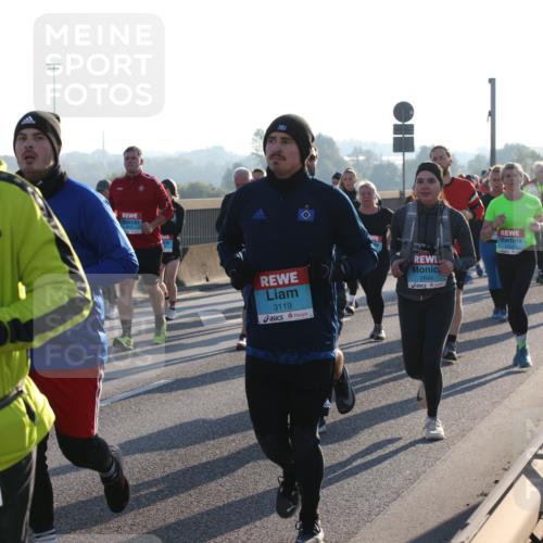 03.10.2025 - Köhlbrandbrückenlauf Lena Gebhardt http://msf.ph/oto/9042109 03.10.2025 09:25:55 Position 1 2153, 3119, 2644 meine-sportfotos.de