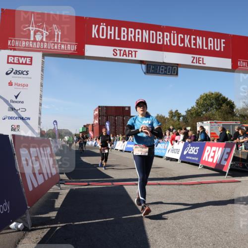 03.10.2025 - Köhlbrandbrückenlauf Lena Gebhardt http://msf.ph/oto/9042112 03.10.2025 13:18:01 Ziel 4333, 4366, 4620, 4682, 4950, 5129, 5209, 6153, 6326, 6435, 6633, 6634 meine-sportfotos.de
