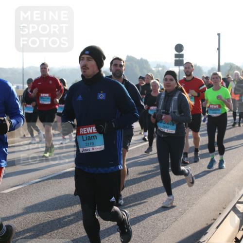 03.10.2025 - Köhlbrandbrückenlauf Lena Gebhardt http://msf.ph/oto/9042119 03.10.2025 09:25:55 Position 1 3121, 3119, 2644 meine-sportfotos.de