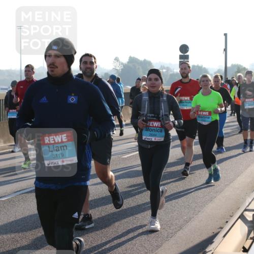 03.10.2025 - Köhlbrandbrückenlauf Lena Gebhardt http://msf.ph/oto/9042129 03.10.2025 09:25:56 Position 1 2125, 3119, 2644, 2049 meine-sportfotos.de