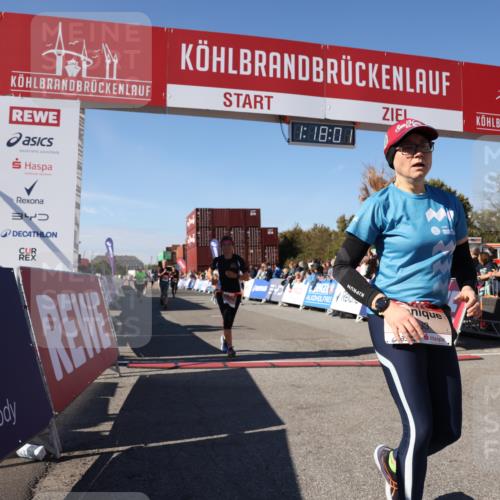 03.10.2025 - Köhlbrandbrückenlauf Lena Gebhardt http://msf.ph/oto/9042135 03.10.2025 13:18:02 Ziel 4333, 4366, 4620, 4682, 4950, 5129, 5209, 6153, 6326, 6435, 6633, 6634 meine-sportfotos.de