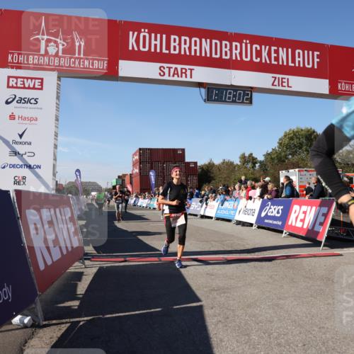03.10.2025 - Köhlbrandbrückenlauf Lena Gebhardt http://msf.ph/oto/9042144 03.10.2025 13:18:02 Ziel 4333, 4366, 4620, 4682, 4950, 5129, 5209, 6153, 6326, 6435, 6633, 6634 meine-sportfotos.de