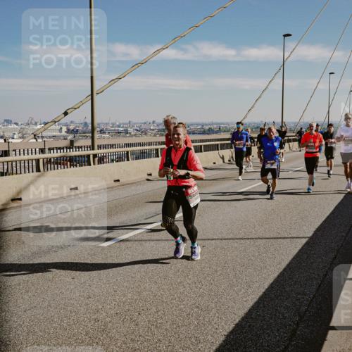 03.10.2025 - Köhlbrandbrückenlauf Michael Burmester http://msf.ph/oto/9042149 03.10.2025 12:23:23 Position 1  meine-sportfotos.de