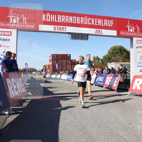 03.10.2025 - Köhlbrandbrückenlauf Lena Gebhardt http://msf.ph/oto/9042159 03.10.2025 12:58:36 Ziel 4084, 4148, 4241, 5706, 5775, 6617 meine-sportfotos.de