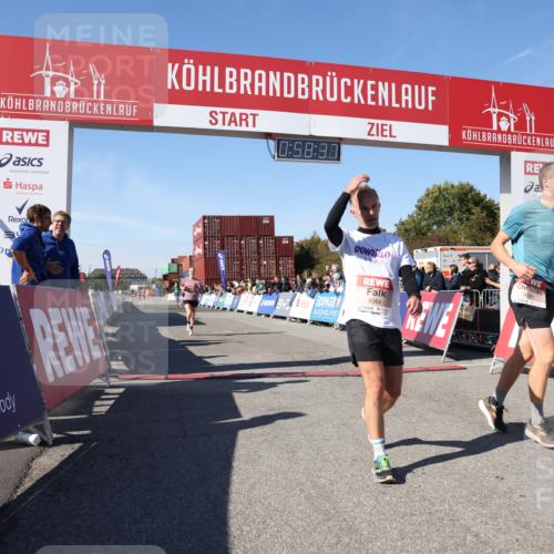 03.10.2025 - Köhlbrandbrückenlauf Lena Gebhardt http://msf.ph/oto/9042196 03.10.2025 12:58:37 Ziel 4084, 4148, 4241, 5706, 5775, 6617 meine-sportfotos.de