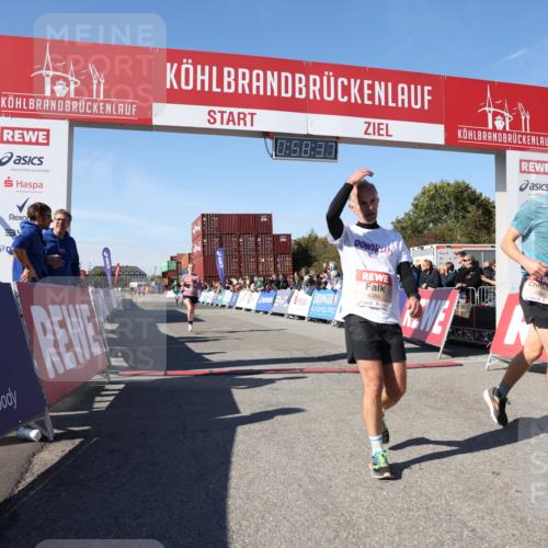 03.10.2025 - Köhlbrandbrückenlauf Lena Gebhardt http://msf.ph/oto/9042203 03.10.2025 12:58:37 Ziel 4084, 4148, 4241, 5706, 5775, 6617 meine-sportfotos.de