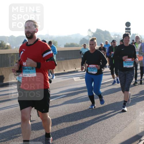 03.10.2025 - Köhlbrandbrückenlauf Lena Gebhardt http://msf.ph/oto/9042209 03.10.2025 09:25:58 Position 1 3129, 2049, 31, 2869, 2870 meine-sportfotos.de
