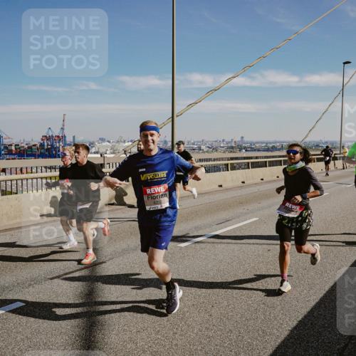 03.10.2025 - Köhlbrandbrückenlauf Michael Burmester http://msf.ph/oto/9042234 03.10.2025 12:23:28 Position 1 4252 meine-sportfotos.de