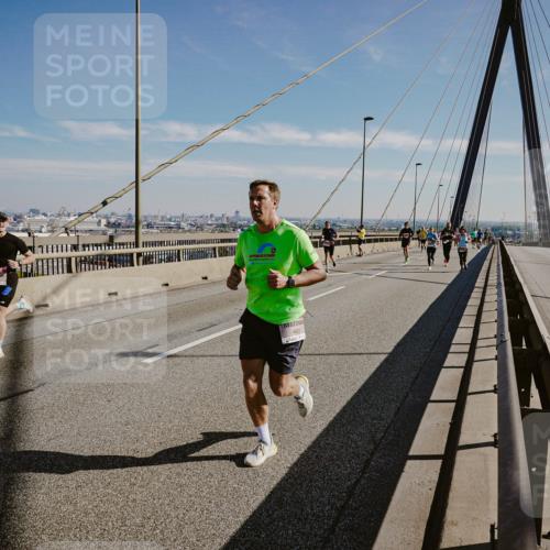 03.10.2025 - Köhlbrandbrückenlauf Michael Burmester http://msf.ph/oto/9042254 03.10.2025 12:23:29 Position 1  meine-sportfotos.de