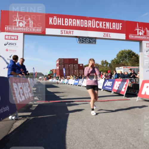 03.10.2025 - Köhlbrandbrückenlauf Lena Gebhardt http://msf.ph/oto/9042262 03.10.2025 12:58:40 Ziel 4084, 4148, 4241, 5706, 5824, 6167 meine-sportfotos.de