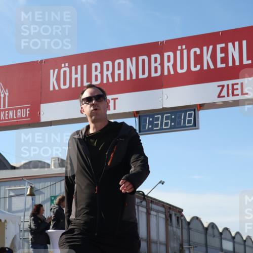 03.10.2025 - Köhlbrandbrückenlauf Luisa Fischer http://msf.ph/oto/9042264 03.10.2025 13:36:16 Ziel 5045, 5158, 5219, 6670 meine-sportfotos.de