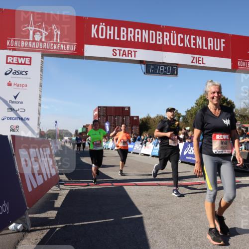 03.10.2025 - Köhlbrandbrückenlauf Lena Gebhardt http://msf.ph/oto/9042268 03.10.2025 13:18:07 Ziel 4333, 4366, 4472, 4473, 4620, 4661, 4682, 4950, 5209, 5454, 6310, 6326, 6633, 6634 meine-sportfotos.de