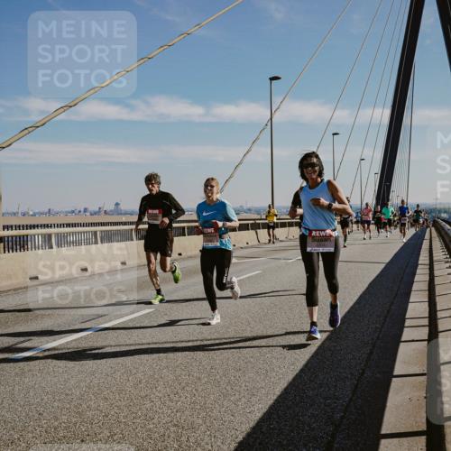03.10.2025 - Köhlbrandbrückenlauf Michael Burmester http://msf.ph/oto/9042277 03.10.2025 12:23:34 Position 1 4303 meine-sportfotos.de