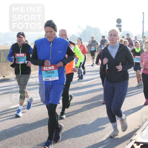 03.10.2025 - Köhlbrandbrückenlauf Lena Gebhardt http://msf.ph/oto/9042290 03.10.2025 09:26:01 Position 1 2005, 2067 meine-sportfotos.de