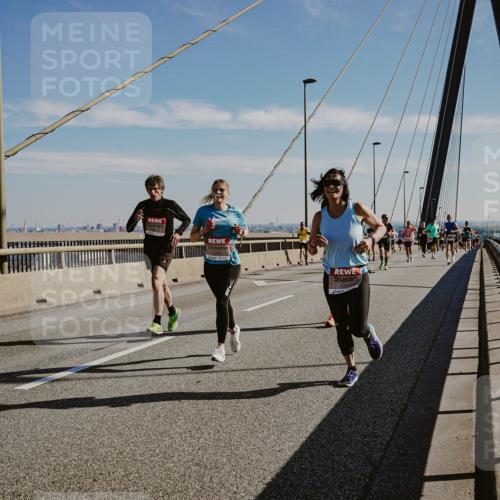03.10.2025 - Köhlbrandbrückenlauf Michael Burmester http://msf.ph/oto/9042291 03.10.2025 12:23:34 Position 1  meine-sportfotos.de