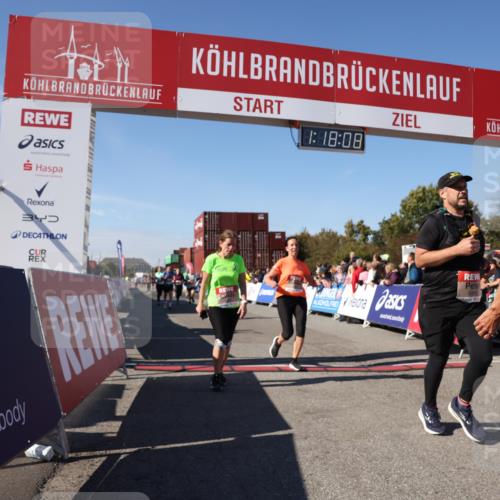 03.10.2025 - Köhlbrandbrückenlauf Lena Gebhardt http://msf.ph/oto/9042294 03.10.2025 13:18:08 Ziel 4333, 4366, 4472, 4473, 4620, 4661, 4682, 4950, 5209, 5454, 6310, 6326, 6633, 6634 meine-sportfotos.de