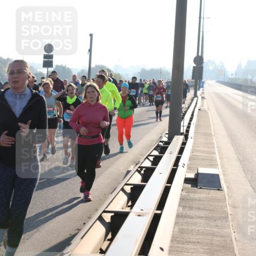 03.10.2025 - Köhlbrandbrückenlauf Lena Gebhardt http://msf.ph/oto/9042303 03.10.2025 09:26:02 Position 1  meine-sportfotos.de