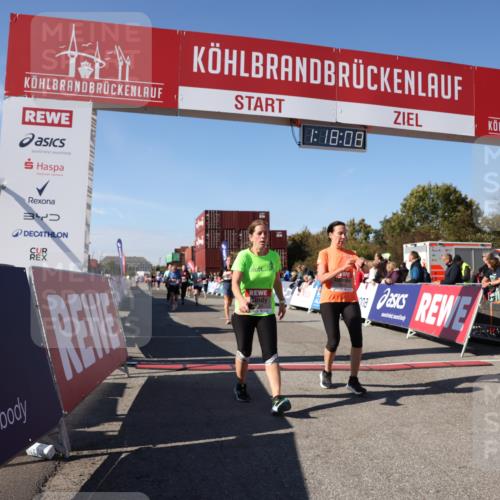 03.10.2025 - Köhlbrandbrückenlauf Lena Gebhardt http://msf.ph/oto/9042311 03.10.2025 13:18:08 Ziel 4333, 4366, 4472, 4473, 4620, 4661, 4682, 4950, 5209, 5454, 6310, 6326, 6633, 6634 meine-sportfotos.de