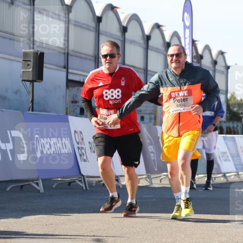 03.10.2025 - Köhlbrandbrückenlauf Luisa Fischer http://msf.ph/oto/9042314 03.10.2025 13:36:24 Ziel 5045, 5219, 6003, 6004 meine-sportfotos.de