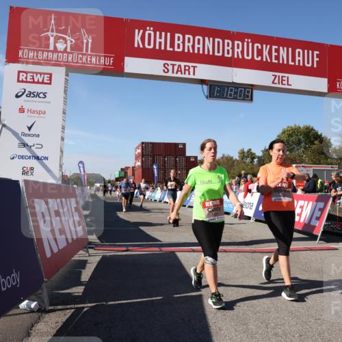 03.10.2025 - Köhlbrandbrückenlauf Lena Gebhardt http://msf.ph/oto/9042329 03.10.2025 13:18:09 Ziel 4333, 4472, 4473, 4600, 4620, 4661, 4682, 4950, 5209, 5454, 6310, 6326, 6633, 6634 meine-sportfotos.de