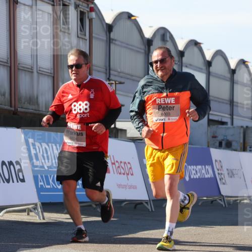 03.10.2025 - Köhlbrandbrückenlauf Luisa Fischer http://msf.ph/oto/9042337 03.10.2025 13:36:26 Ziel 4735, 5045, 5219, 6003, 6004 meine-sportfotos.de