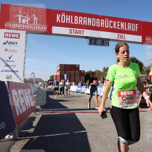 03.10.2025 - Köhlbrandbrückenlauf Lena Gebhardt http://msf.ph/oto/9042358 03.10.2025 13:18:10 Ziel 4472, 4473, 4581, 4600, 4620, 4661, 4682, 4950, 5209, 5454, 6310, 6326, 6633, 6634 meine-sportfotos.de