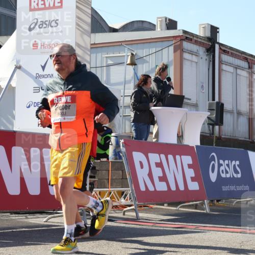03.10.2025 - Köhlbrandbrückenlauf Luisa Fischer http://msf.ph/oto/9042370 03.10.2025 13:36:28 Ziel 4735, 5219, 5278, 6003, 6004 meine-sportfotos.de