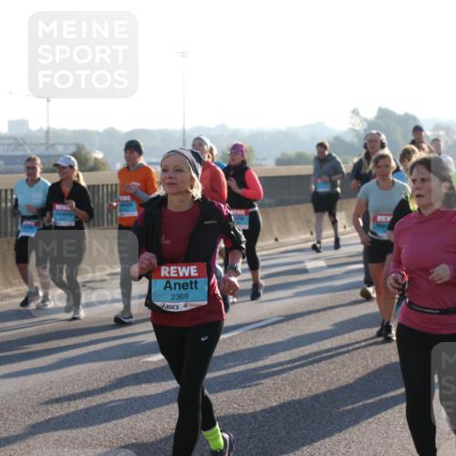 03.10.2025 - Köhlbrandbrückenlauf Lena Gebhardt http://msf.ph/oto/9042378 03.10.2025 09:26:03 Position 1 2369 meine-sportfotos.de