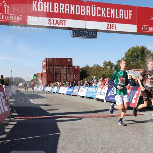 03.10.2025 - Köhlbrandbrückenlauf Lena Gebhardt http://msf.ph/oto/9042387 03.10.2025 12:58:46 Ziel 4148, 4368, 5824, 6167 meine-sportfotos.de