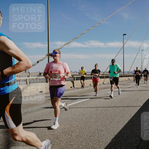 03.10.2025 - Köhlbrandbrückenlauf Michael Burmester http://msf.ph/oto/9042388 03.10.2025 12:23:42 Position 1 4372 meine-sportfotos.de