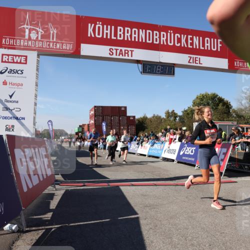 03.10.2025 - Köhlbrandbrückenlauf Lena Gebhardt http://msf.ph/oto/9042391 03.10.2025 13:18:11 Ziel 4472, 4473, 4581, 4600, 4620, 4661, 4682, 4950, 5209, 5454, 6001, 6310, 6326, 6633, 6634 meine-sportfotos.de