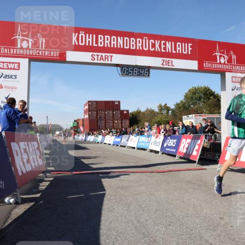 03.10.2025 - Köhlbrandbrückenlauf Lena Gebhardt http://msf.ph/oto/9042395 03.10.2025 12:58:47 Ziel 4148, 4368, 5824, 6167 meine-sportfotos.de