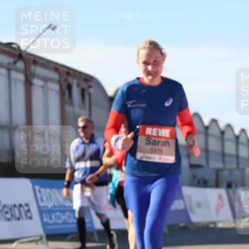 03.10.2025 - Köhlbrandbrückenlauf Luisa Fischer http://msf.ph/oto/9042396 03.10.2025 13:36:34 Ziel 4735, 5199, 5278, 5585, 6003, 6004, 6023, 6825 meine-sportfotos.de