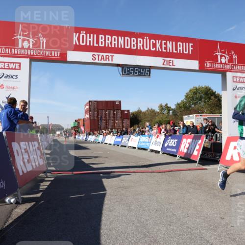 03.10.2025 - Köhlbrandbrückenlauf Lena Gebhardt http://msf.ph/oto/9042402 03.10.2025 12:58:47 Ziel 4148, 4368, 5824, 6167 meine-sportfotos.de