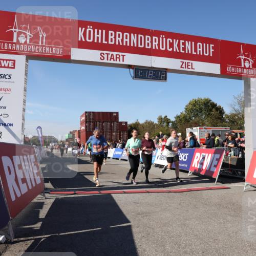 03.10.2025 - Köhlbrandbrückenlauf Lena Gebhardt http://msf.ph/oto/9042408 03.10.2025 13:18:13 Ziel 4472, 4473, 4581, 4600, 4620, 4661, 4950, 5209, 5454, 5691, 6001, 6310, 6326, 6633, 6634 meine-sportfotos.de