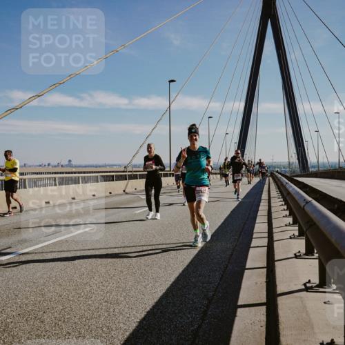 03.10.2025 - Köhlbrandbrückenlauf Michael Burmester http://msf.ph/oto/9042411 03.10.2025 12:23:44 Position 1  meine-sportfotos.de