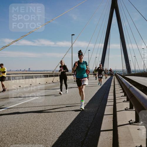 03.10.2025 - Köhlbrandbrückenlauf Michael Burmester http://msf.ph/oto/9042415 03.10.2025 12:23:45 Position 1  meine-sportfotos.de