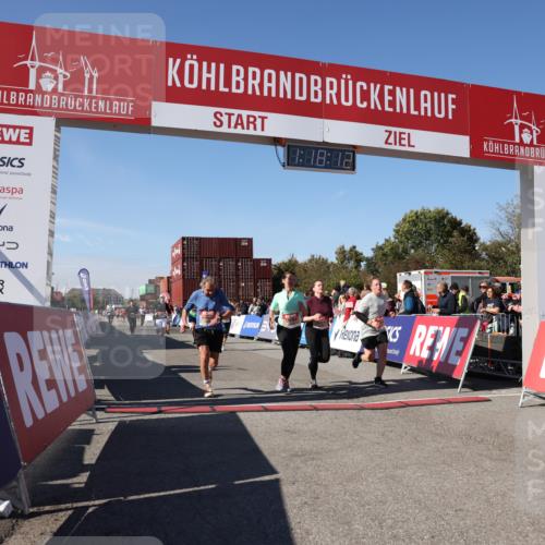 03.10.2025 - Köhlbrandbrückenlauf Lena Gebhardt http://msf.ph/oto/9042421 03.10.2025 13:18:13 Ziel 4472, 4473, 4581, 4600, 4620, 4661, 4950, 5209, 5454, 5691, 6001, 6310, 6326, 6633, 6634 meine-sportfotos.de