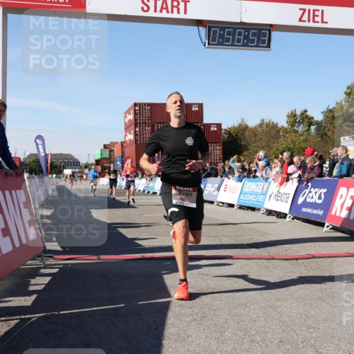 03.10.2025 - Köhlbrandbrückenlauf Lena Gebhardt http://msf.ph/oto/9042434 03.10.2025 12:58:54 Ziel 4126, 4368, 5824, 5955, 6167, 6611, 6674 meine-sportfotos.de