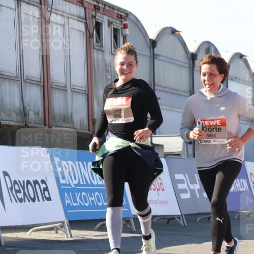 03.10.2025 - Köhlbrandbrückenlauf Luisa Fischer http://msf.ph/oto/9042439 03.10.2025 13:36:38 Ziel 4735, 5199, 5278, 5585, 5767, 6003, 6004, 6023, 6825 meine-sportfotos.de
